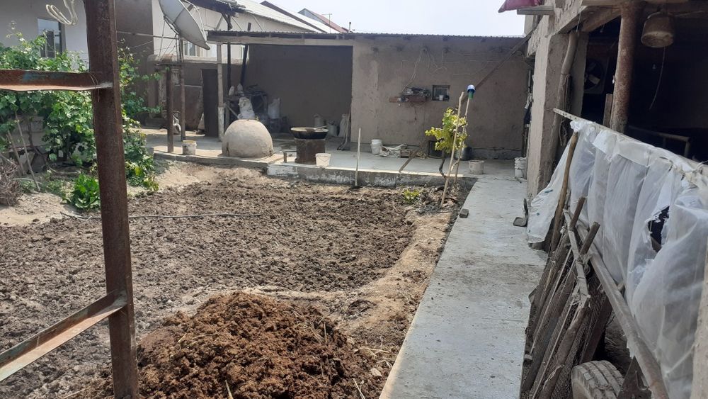 Жер уй сатылады.