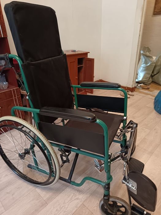 Продам инвалидную коляску