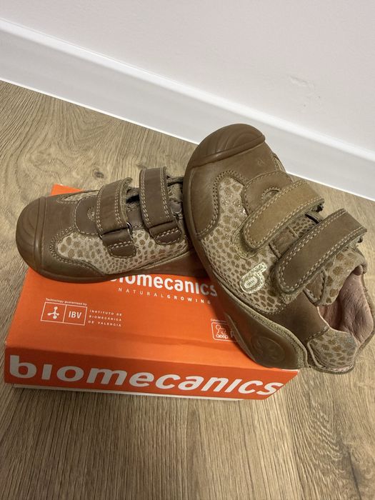 Încălțăminte Biomecanics