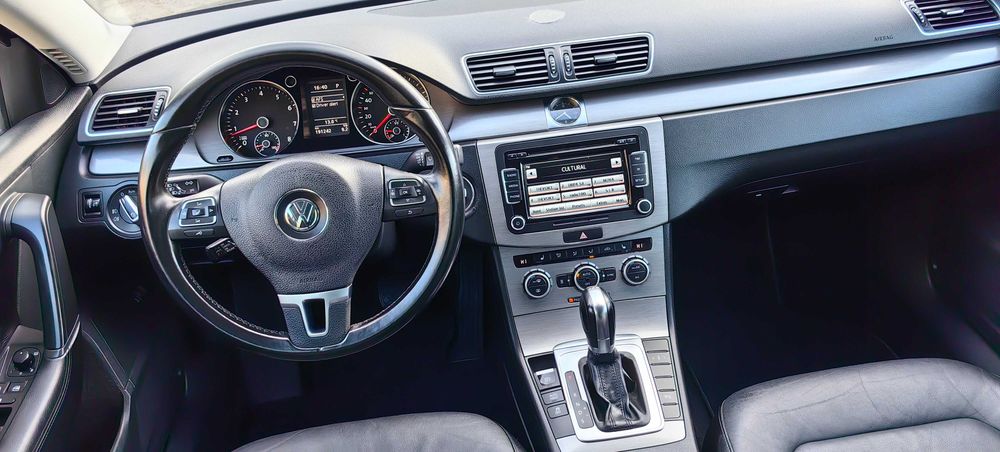 Volkswagen Passat * 211CP * Piele * BiXenon+LED * DSG