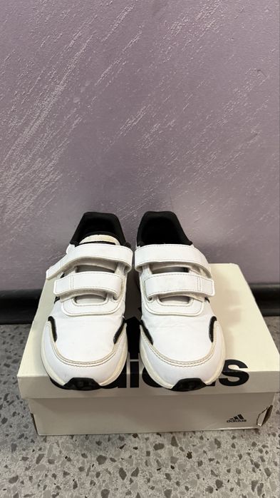 Addidas оригинални детски маратонки + кутия