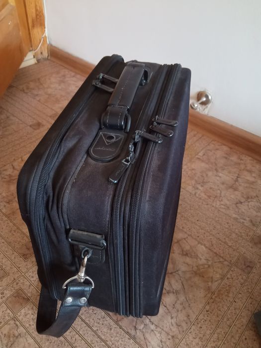 Сумка  для  ноутбука  новая.