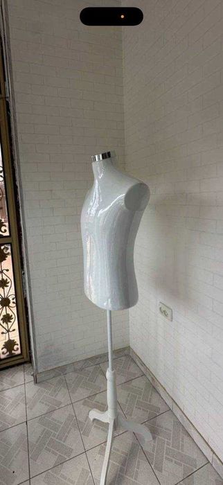 maniken veshalka
