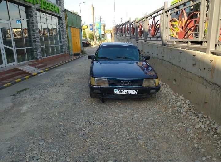 Продам машину Ауди 100
