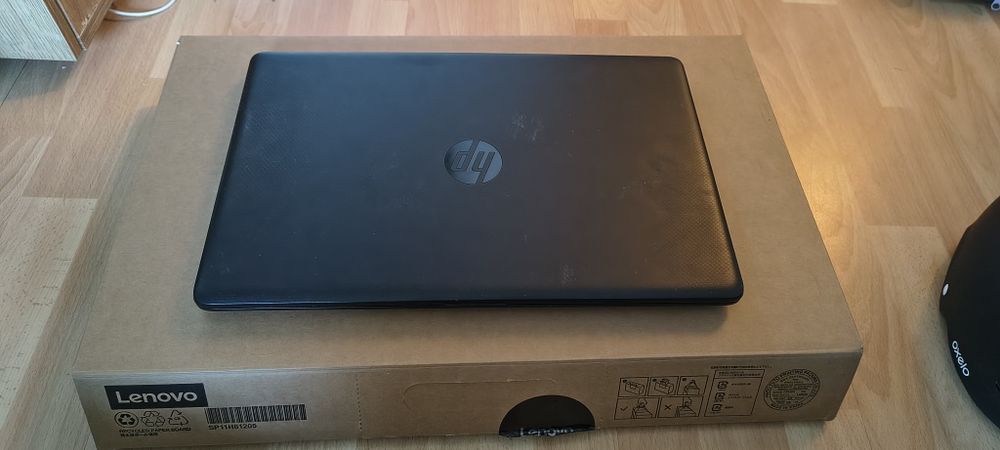 Laptop HP 15-db1100ny, Ryzen 5 3500U, Radeon Vega 8, 256GB SSD, Stare Impecabilă. Pentru birou și scoala
