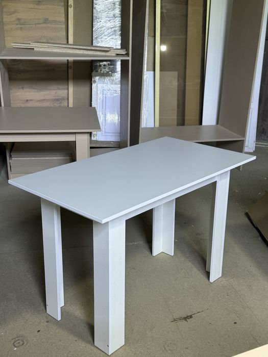 Продам кухонный стол