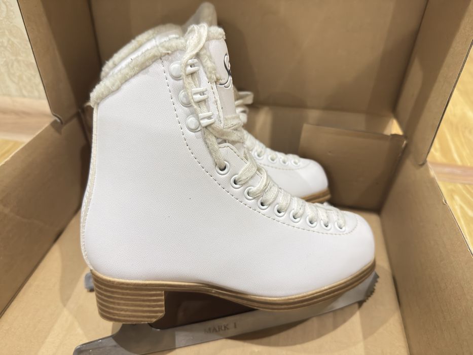 Профессиональные коньки Jackson 35000тг