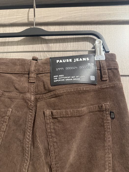 Продавам джинси Pause