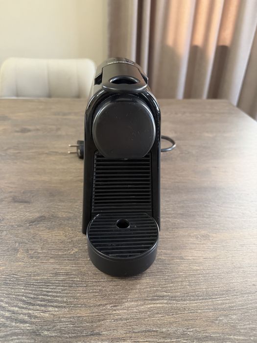 Продам капсульную кофемашину Nespresso