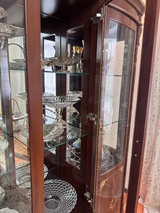 Сервант для гостинной