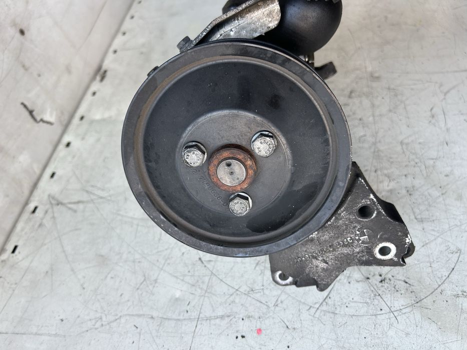 Хидравлична помпа за бмв е65 730д/xidravlichna pompa za bmw e65 730d