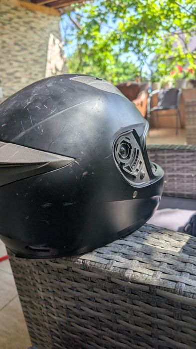 Vând casca de motor