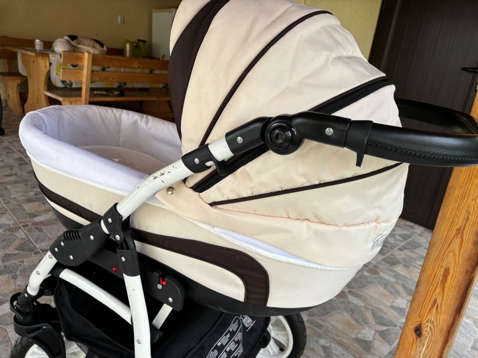 Бебешка количка 3 в 1 Carera