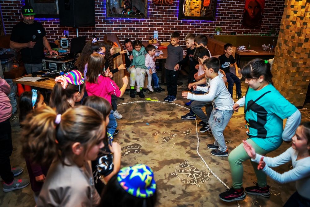 Професионален аниматор и ди джей за детски рожден ден или детско парти