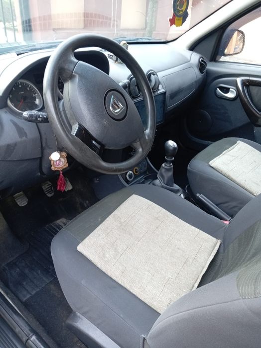 Vând Dacia Duster  4x4