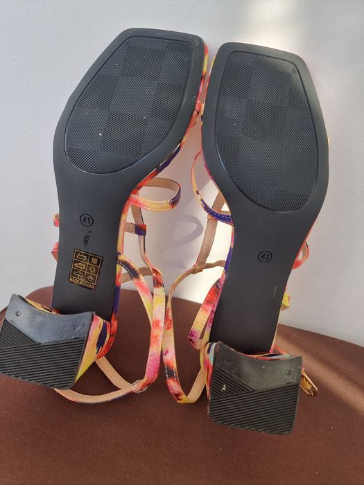 Sandale colorate