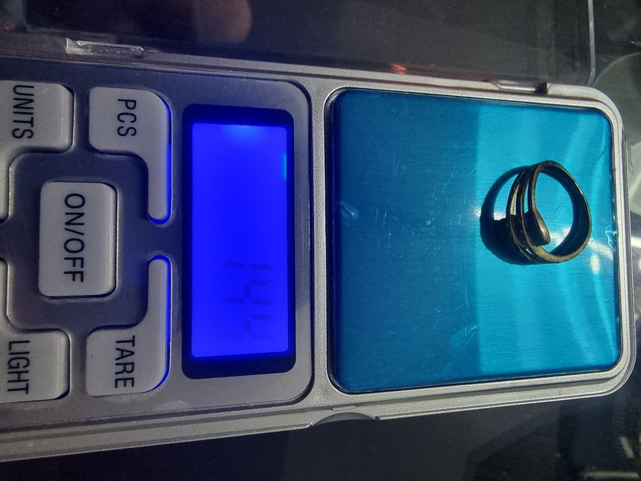 Продавам златен пръстен