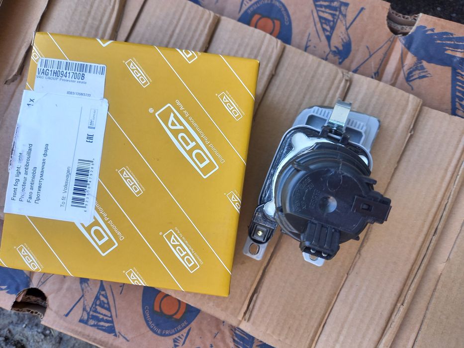 Proiector dreapta VW Golf 3 / Vento