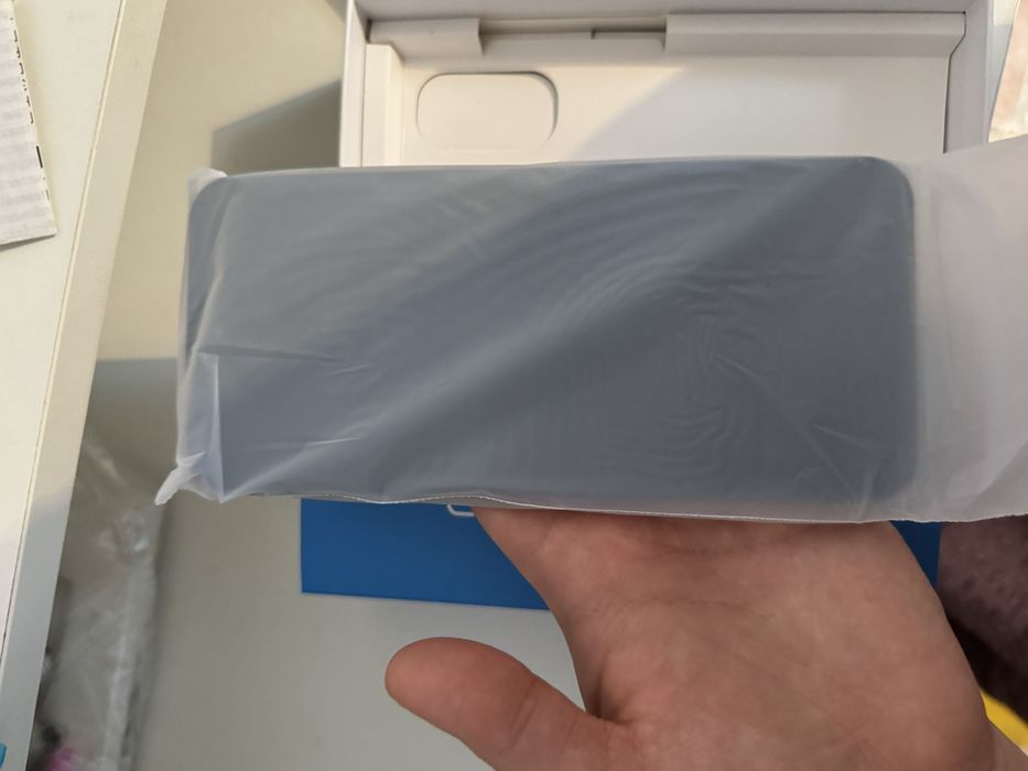 Продам новый телефон