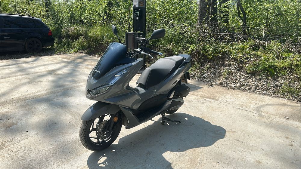 Vand honda pcx 125 an 2024