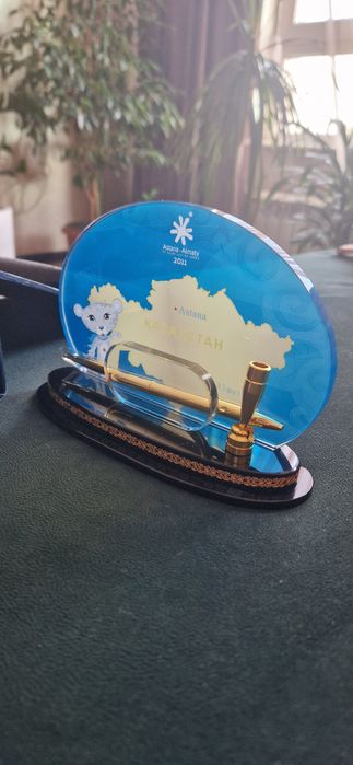 Сувенирная подставка для ручки