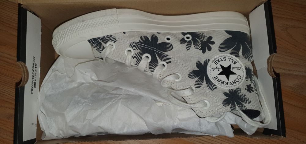 Vând Converse mărimea 37.5