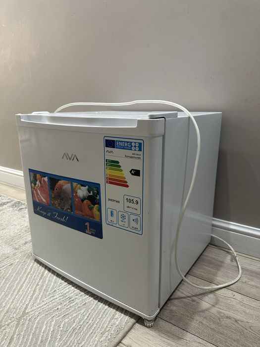 Мини бар холодильник в отличном состоянии