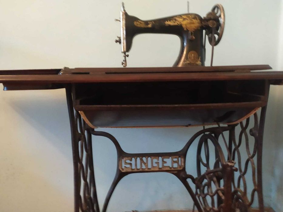 Masina de cusut Singer