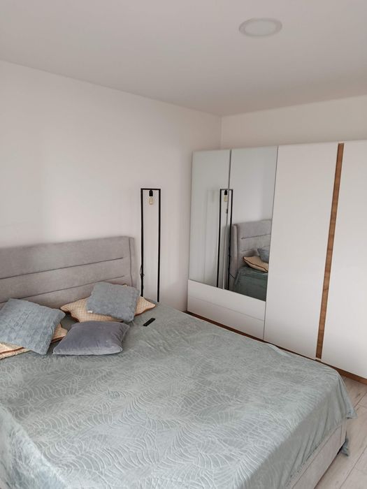 Închiriez apartament cu 2 camere Unirii