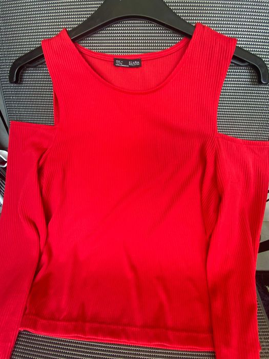 Bluza cu umeri goi, rosu, S, nou