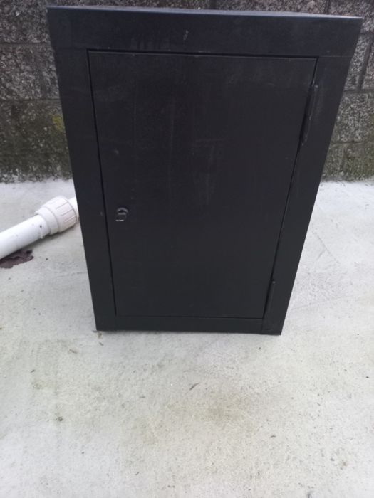 Метален шкаф каса