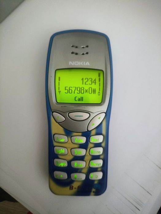 Nokia 3210 ( liber de rețea, impecabil)