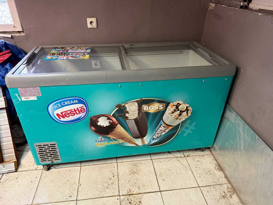 LIEBHERR фризер тип ракла с стъклени вратички 470 Л