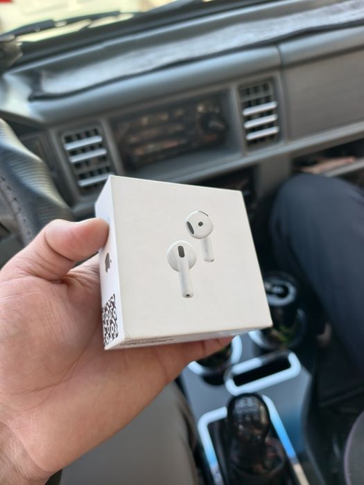 AirPods 4 с шумоподавлением