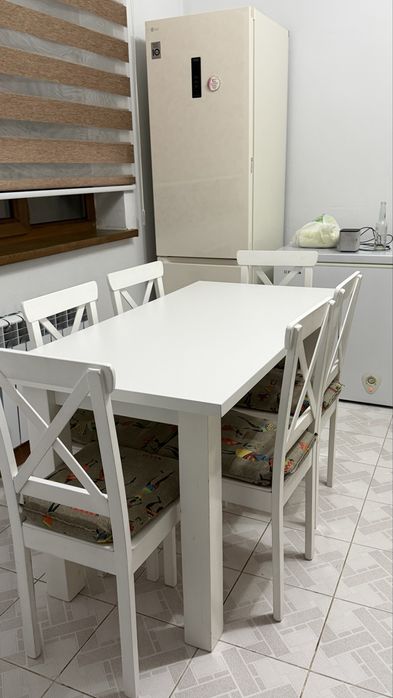 Кухонный стол и 6 стульчиков