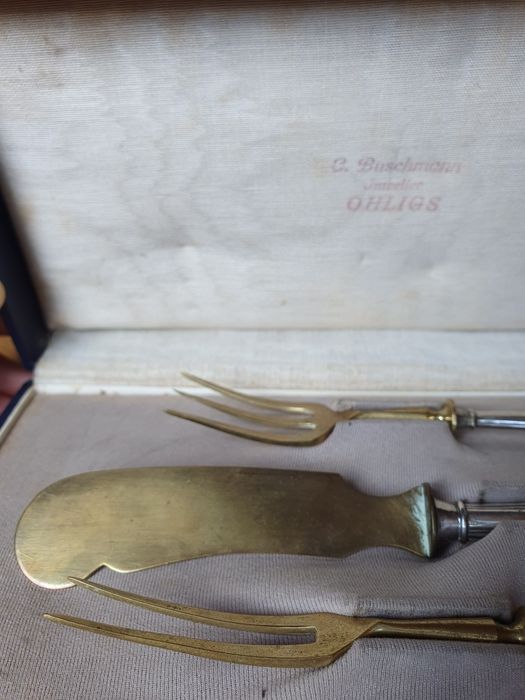 Сребърни прибори