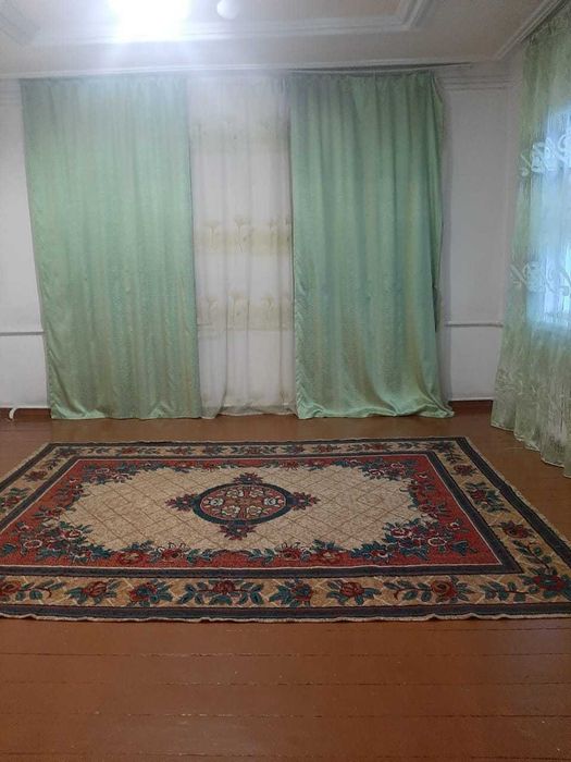 Сдам пол-дома в тихом районе