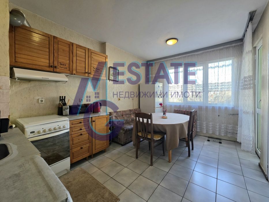 Тристаен апартамент в гр. София, жк. Връбница 2