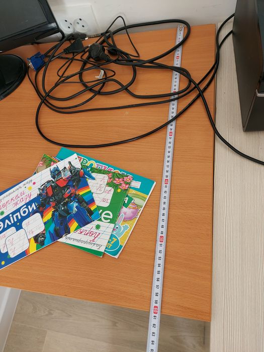 Продам компьютерный стол