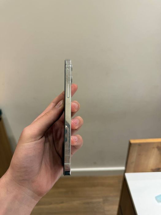Iphone 12 pro sotiladi