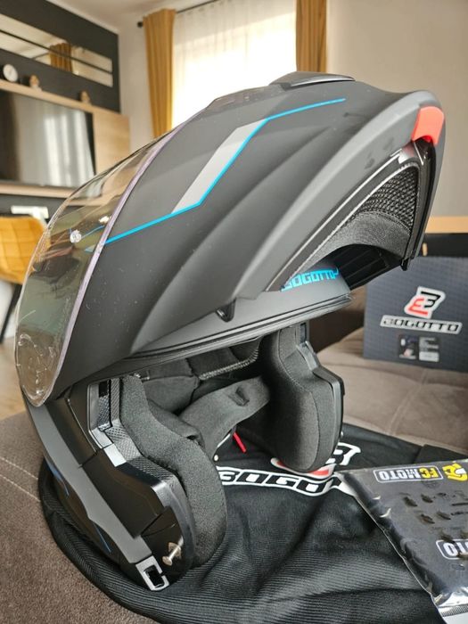 Vând Casca Moto flip-up noua mărimea M