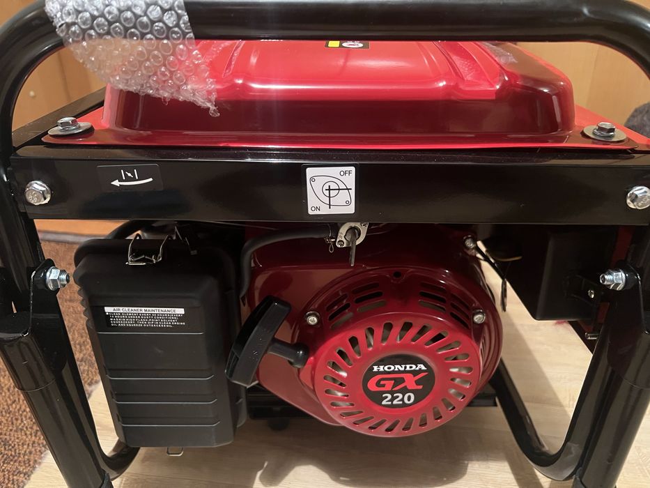 Бензинов трифазен генератор HONDA ECMT 7000,