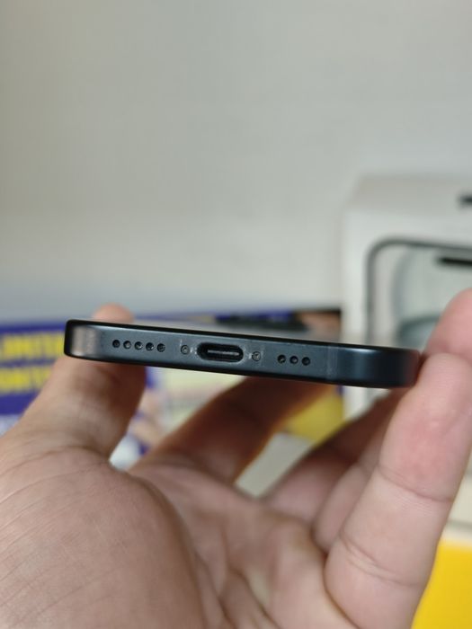 iPhone 15 128 88% bateria