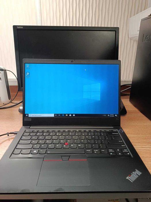 Lenovo ThinkPad E14 i5-10210U 8GB 256GB SSD Full HD – Garanție 24 Luni