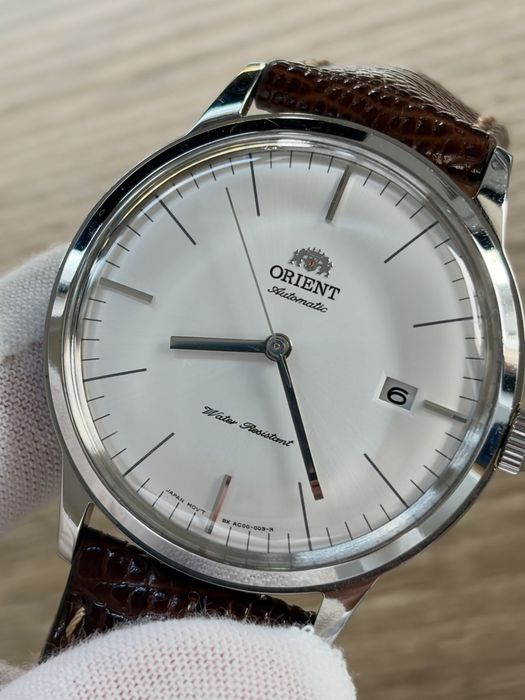 Orient Bambino Automatic – класически модел с 5 кожени каишки