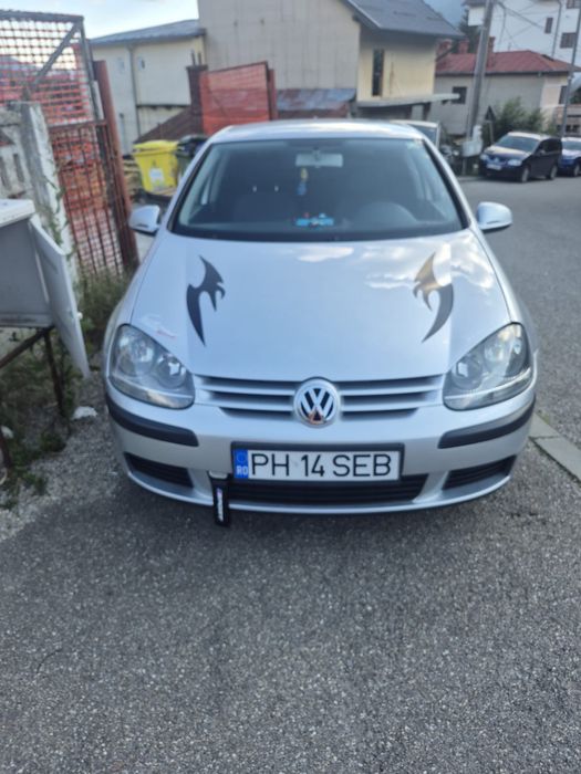 Vand golf 5 in stare aproape impecabila