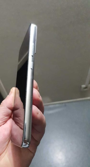 Samsung Galaxy S22, 128GB, 8GB RAM, 5G - Phantom White - перфектен