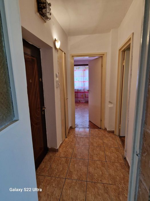 Apartament 4 camere, semidecomandat, nemobilat, langa Piata Centrala din Deva - Vedere 6