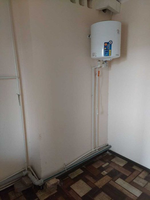 2 этажда 2 ханалы арзан квартира сатылады