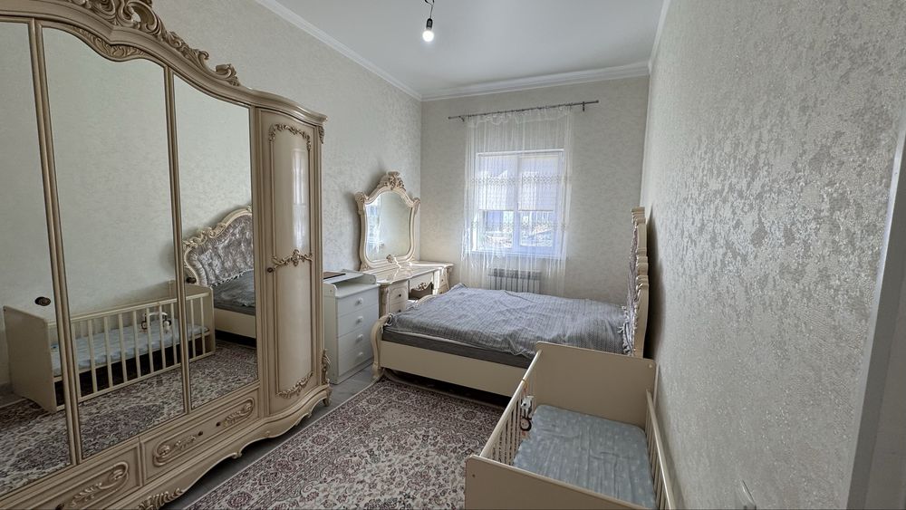 Спальный гарнитур